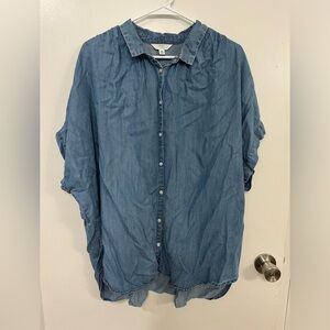 Time & Tru Women’s Medium Wash Chambray Button Down Shirt, size XXL